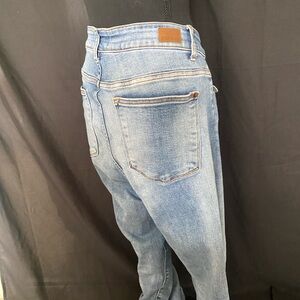 Judy Blue High Rise Medium Blue Jeans